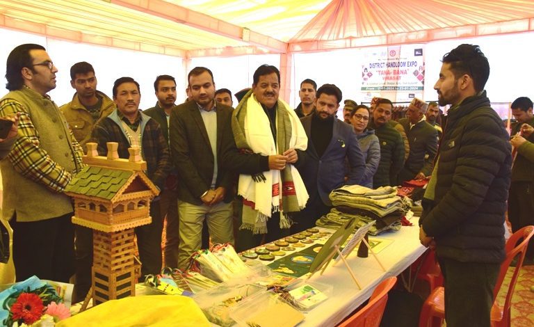 CPS SUNDER SINGH THAKUR OPEING CRAFT BAZAR KULLU