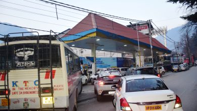 NEWS MANALI PETROL DIESEL CRISIS TOURIST PROBLEM VISUAL