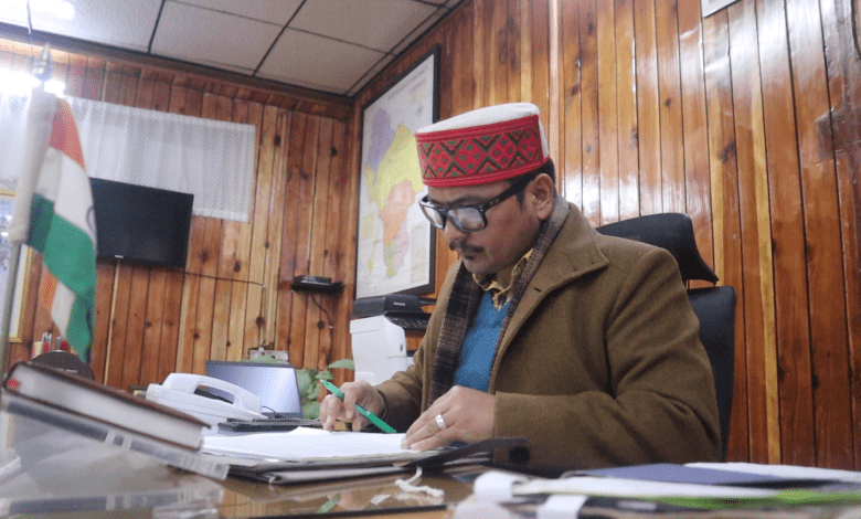 havy snowfall education insitute closed kullu distract