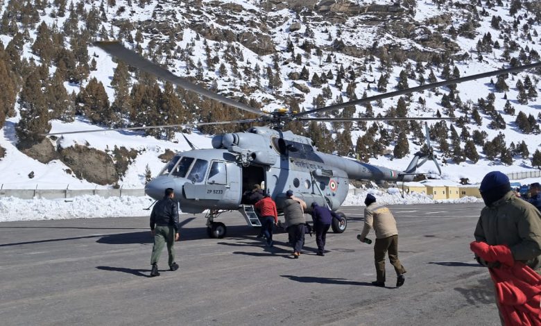 Air Force airlifted a total of 5 people including 2 patients to Bhuntar Airport in emergency.