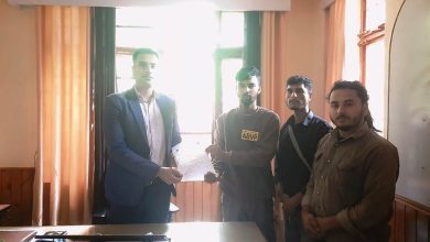 Akhil Bharatiya Vidyarthi Parishad District Kullu today submitted a memorandum to DSP KD Sharma to strengthen law and order in Manali.