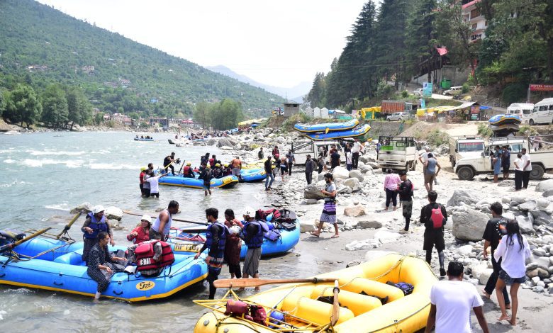 NEWS KULLU TOURIST FLOW KULLU MANALI ADVENTURE VISUAL