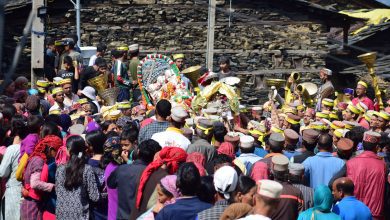 Thousands of devotees were emotional at the farewell of deity Veernath Gauhari Thach in Badagran village of Lagghati.
