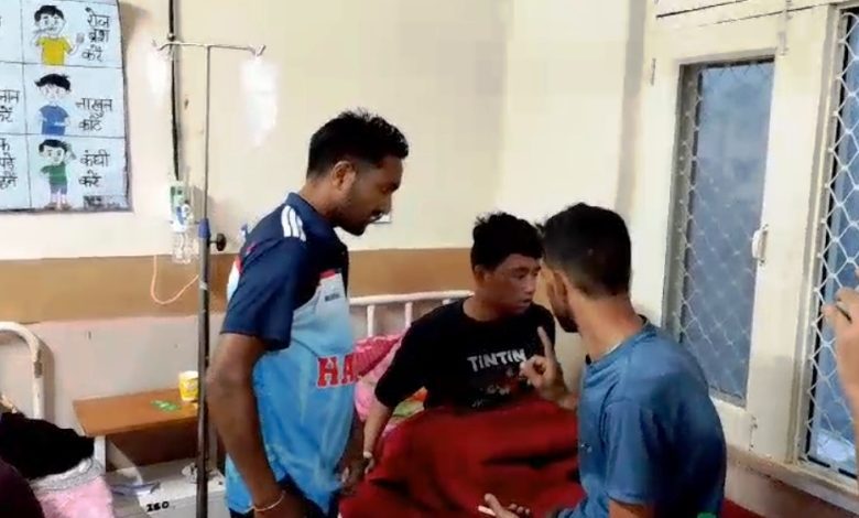 Three youths got hit by lightning that fell on a Kayal tree in Shodadhaar, escaped with minor injuries.