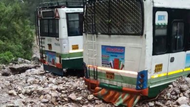 Flash flood like situation in Karsog's oil fields, HRTC buses stuck in debris