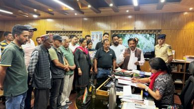 Panchayat representatives and villagers of 3 panchayats protested against the garbage plant center in Dohra Nala.