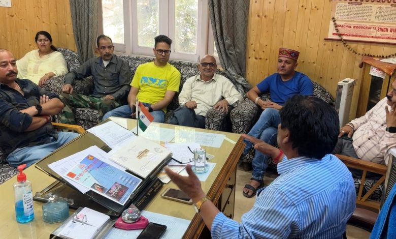 Protest among local people regarding garbage plant site in Nehru Park Sarwari