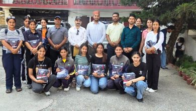 Tourism Development Corporation Chairman Raghuveer Singh Bali fulfilled his promise with the football players of Rameshwari Teacher Training Institute Shada Y.