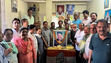 Congressmen are trying to take the state forward in the footsteps of late Virbhadra Singh, the creator of modern Himachal - Ses Ram Azad