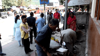 Municipal Council Kullu removed more than 30 street vendors from the city