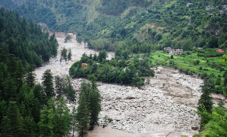 Villagers allege that due to negligence of Malana Power Project, dozens of houses, 3 temples and 60 bighas of land were damaged.
