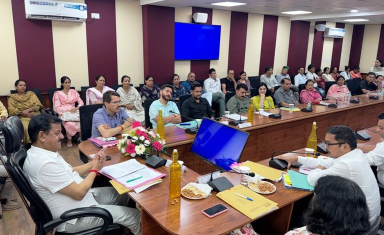 Head of project affected Panchayats should deposit the money of Lada UC soon – Sunder Singh Thakur