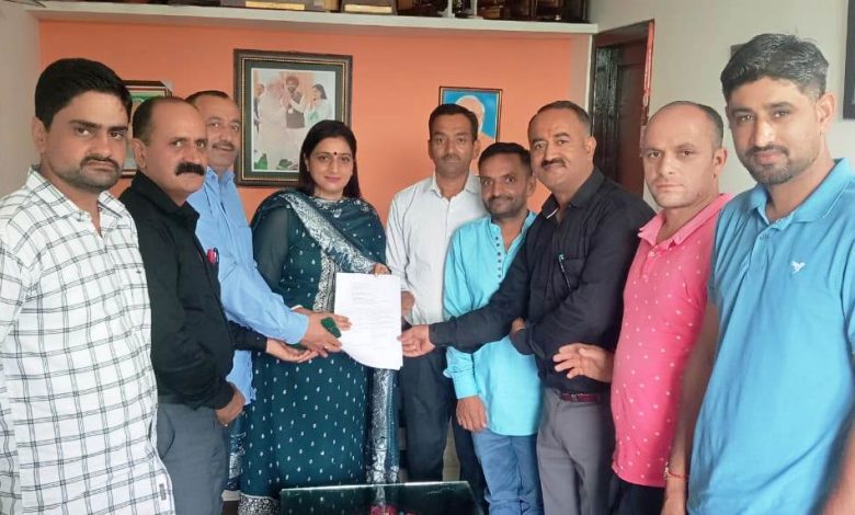 MLA Reena Kashyap adopted Chhog Tali school