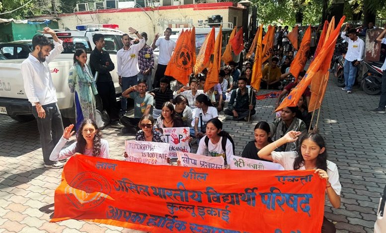 If Mamata Banerjee's government does not give justice to the victim's family by taking impartial action in the case of the female doctor, there will be violent agitation across the country - Rishabh Thakur.