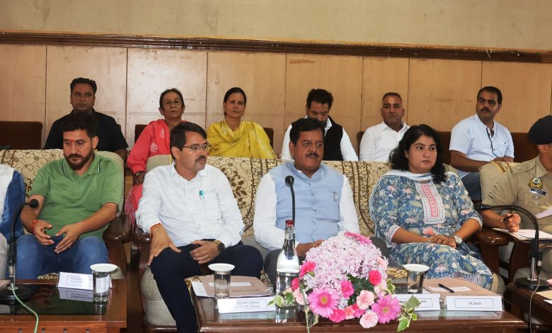 Ensure timely disposal of all complaints - Sunder Singh Thakur