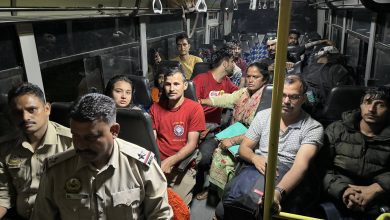 Rescue team and police personnel safely rescue 7 tourists stranded in Malana.