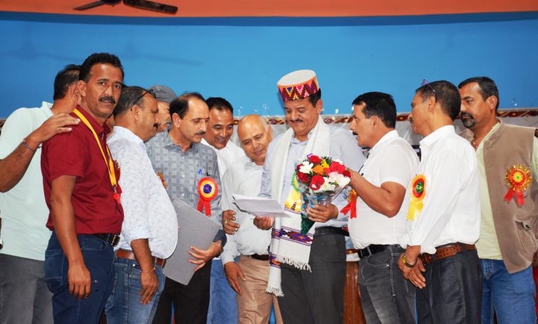 To strengthen the sports infrastructure, the government should fill the posts of physical teachers, PET and DPE in all schools - Devraj Thakur.
