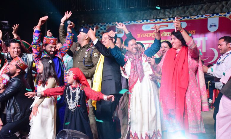 Singer Indrajit created a stir in Pahari Night, the last cultural evening of Dussehra festival.