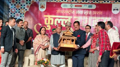 Governor Shiv Pratap Shukla inaugurated the cultural evening of Dussehra festival by lighting the lamp.