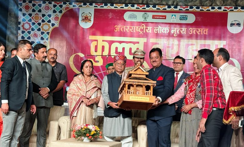 Governor Shiv Pratap Shukla inaugurated the cultural evening of Dussehra festival by lighting the lamp.