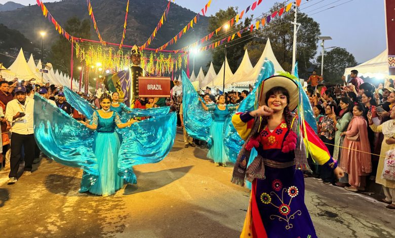 Royal Jaleb of Lord Narasimha came out on the second day in International Dussehra festival