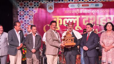 Good luck performing at Lal Chand Prarthi Kalakendra – Shraddha Pandit