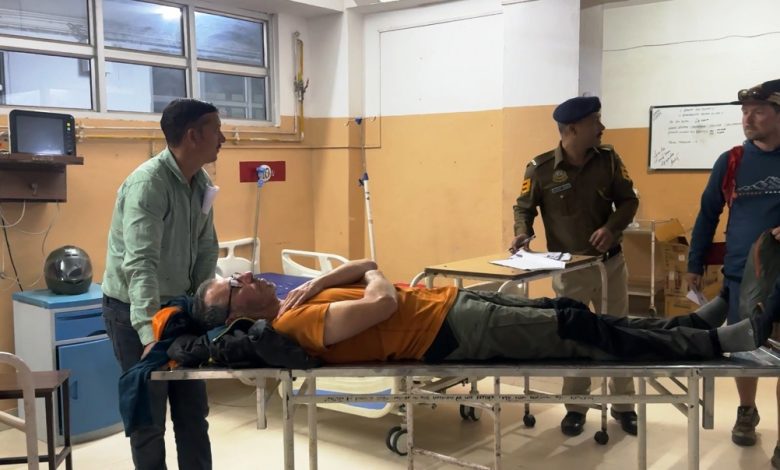 3 foreign paragliders stranded in the high hills of Pir Panjal were rescued with the help of a chopper - Torul S Ravish