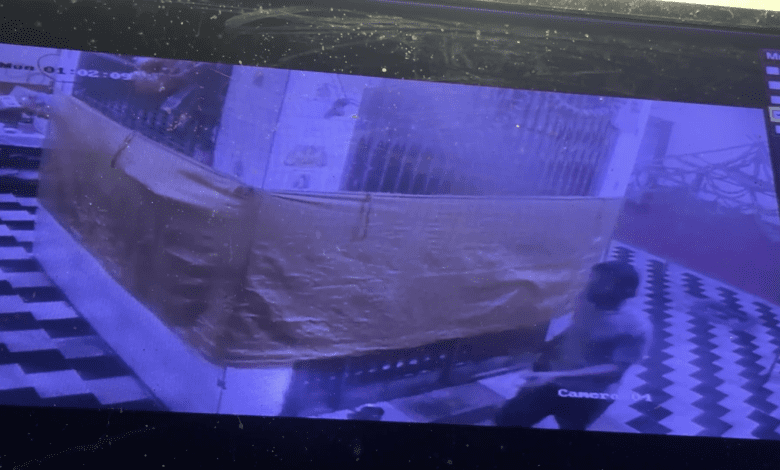 Police arrested 33-year-old youth Aditya Thakur of Inner Sarwari in the case of theft of gold jewelery in Shitala Mata temple - Karthikeyan Gokul Chandran.