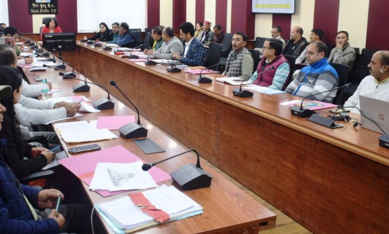 Deputy Commissioner gave instructions in the meeting of BDO, Technical Assistants, Panchayat Inspectors