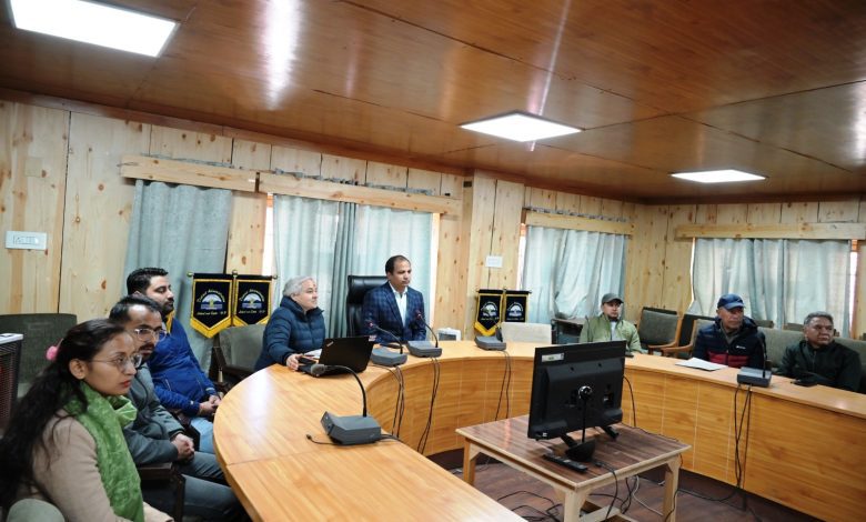 913 registrations and 66 licenses were issued under the Food Security Act 2006 in District Lahaul Spiti - Deputy Commissioner.