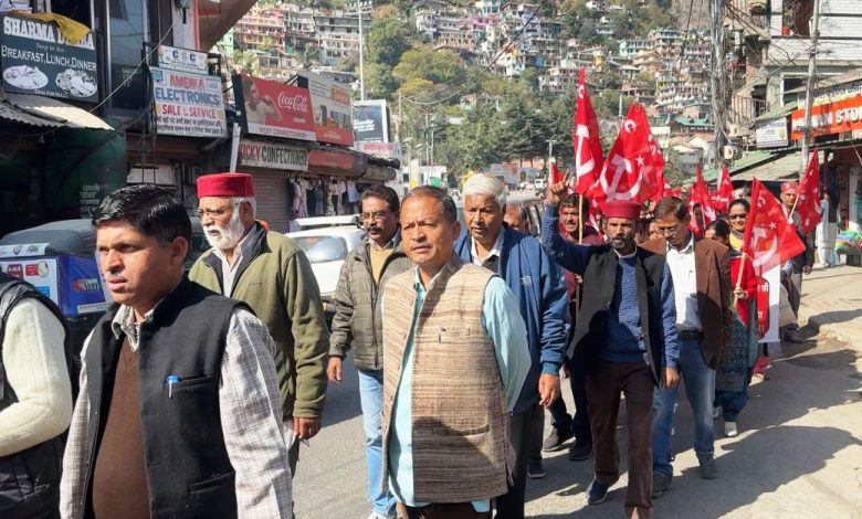 The governments of the country and the state are working to increase the wealth of the rich and the poor by implementing the policies of neo-liberalism – Dr. Omkar Shad