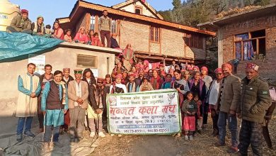 Artists of Mannat Kala Manch Kullu gave information about Kasol, Chohki, Bradha, Shanchan Panchayat government schemes through street drama and songs and music.
