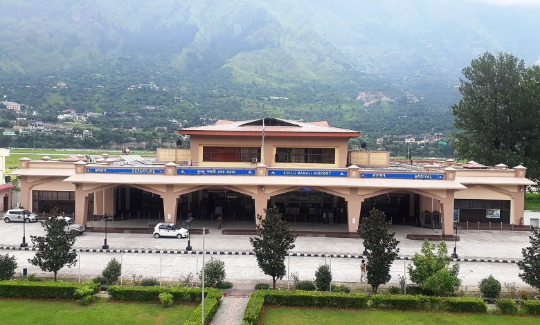 Do not throw wet garbage and meat remains in the open within 10 km radius of Bhuntar Airport - Siddharth Kadamba