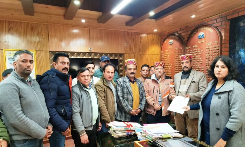 District BJP submitted a memorandum to the Governor through the District Magistrate regarding the deteriorating law and order situation in the district.