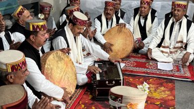 Vairagi community in Kullu district has been celebrating traditional Holi in Brij language of Awadh and Mathura Vrindavan for 370 years - Ekadashi Mahant.
