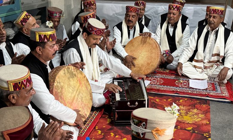 Vairagi community in Kullu district has been celebrating traditional Holi in Brij language of Awadh and Mathura Vrindavan for 370 years - Ekadashi Mahant.