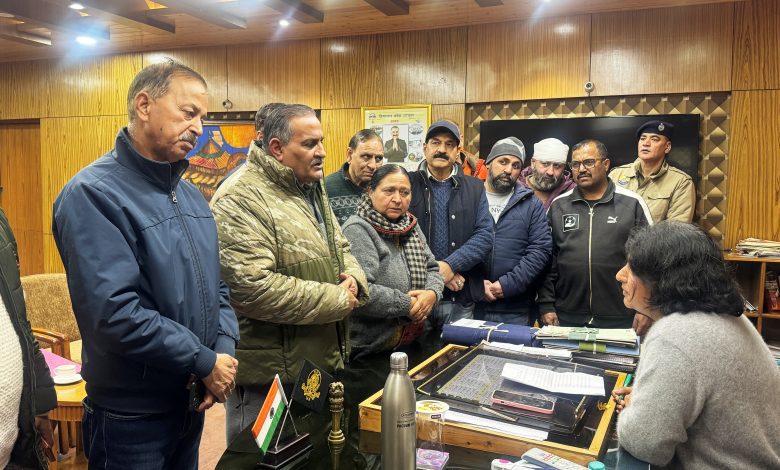 Administration should remove encroachment in Khokhan drain of Bhuntar - Ravindra Dogra